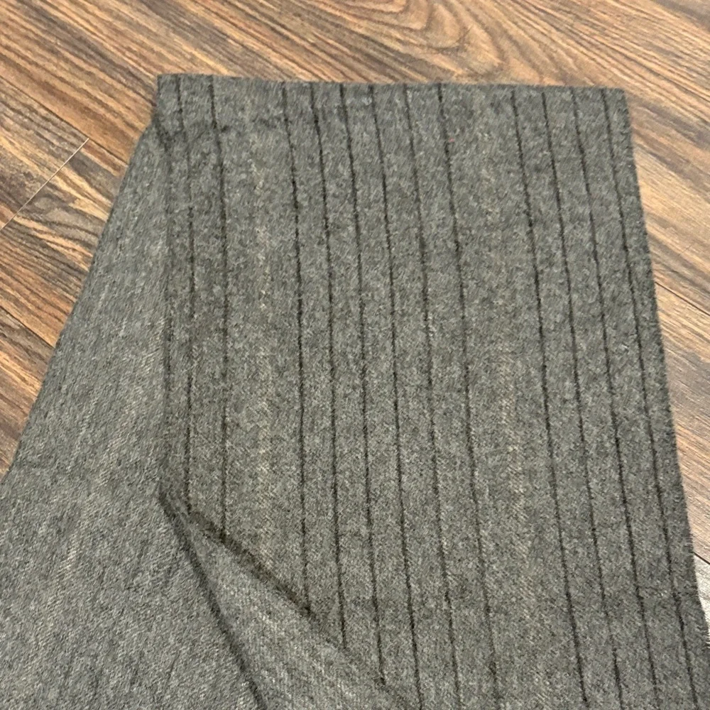 Gray 100% Cashmere Scarf by Grant Thomas